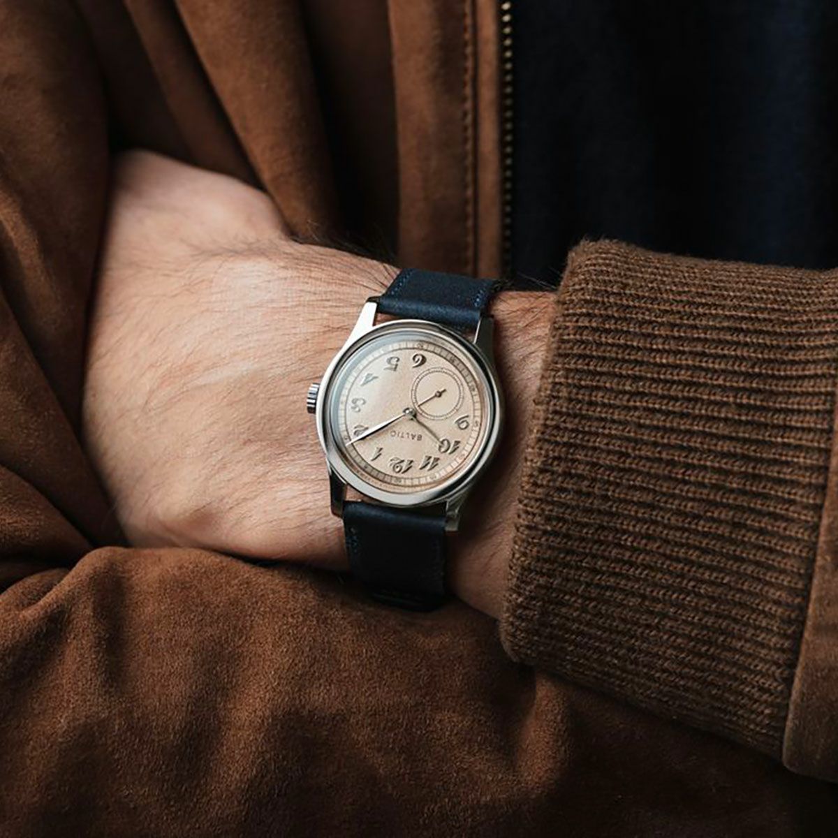 BALTIC WATCHES / バルチック マイクロローター サーモン ネイビー 