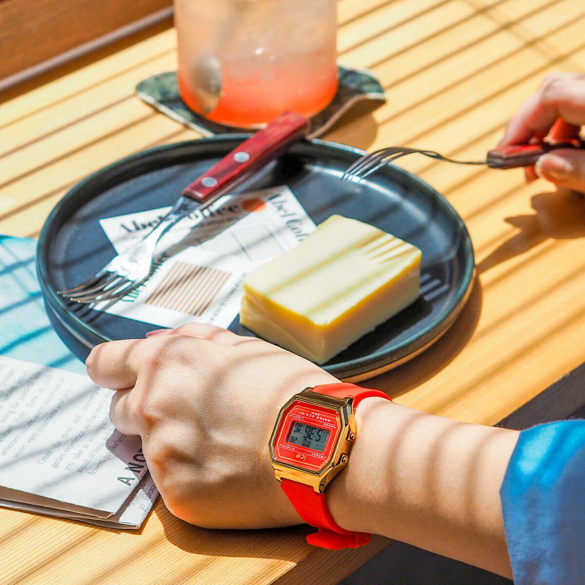 ICE-WATCH | ICE-WATCH / アイスウォッチ ICE digit retro - レッド  