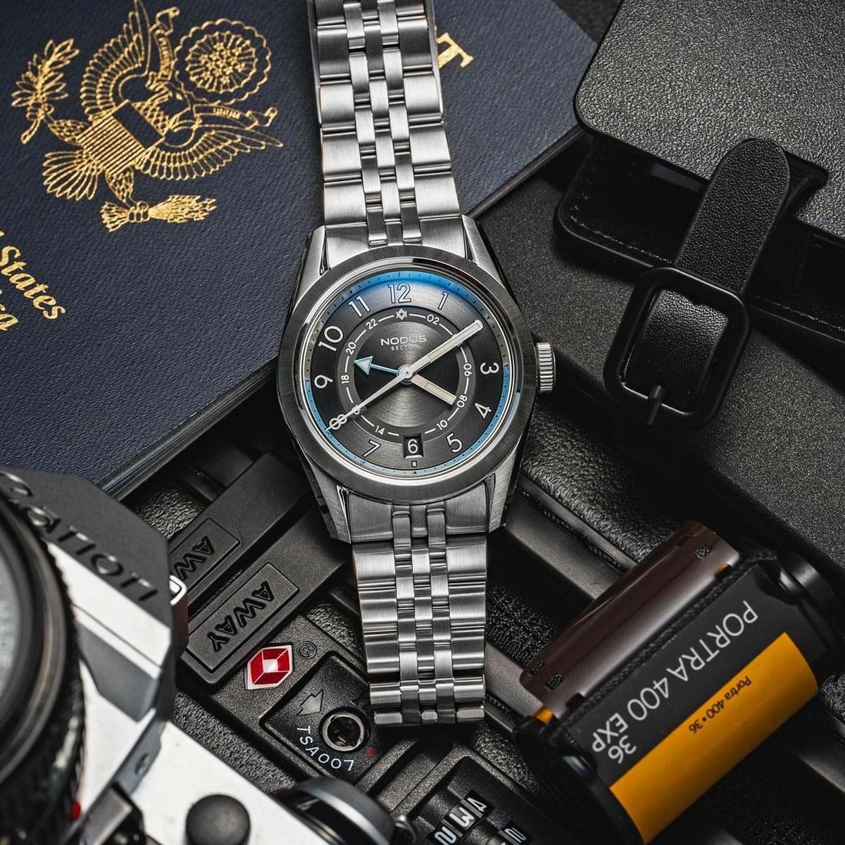 NODUS Watches / ノダス ウォッチ SECTOR GMT - METRO STAINLESS STEEL 