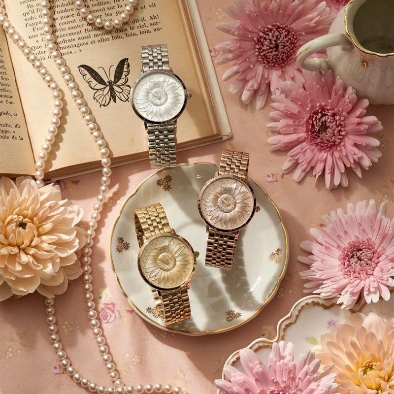 【新品、未使用】OLIVIA BURTON 花柄ダイヤル 時計＋ブレスレット HMS_WatchStore on X: 